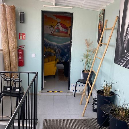 The Island Hostel & Cafe ลากอส ภายนอก รูปภาพ